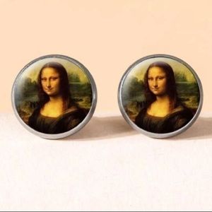 NWT Mona Lisa Smiles earrings